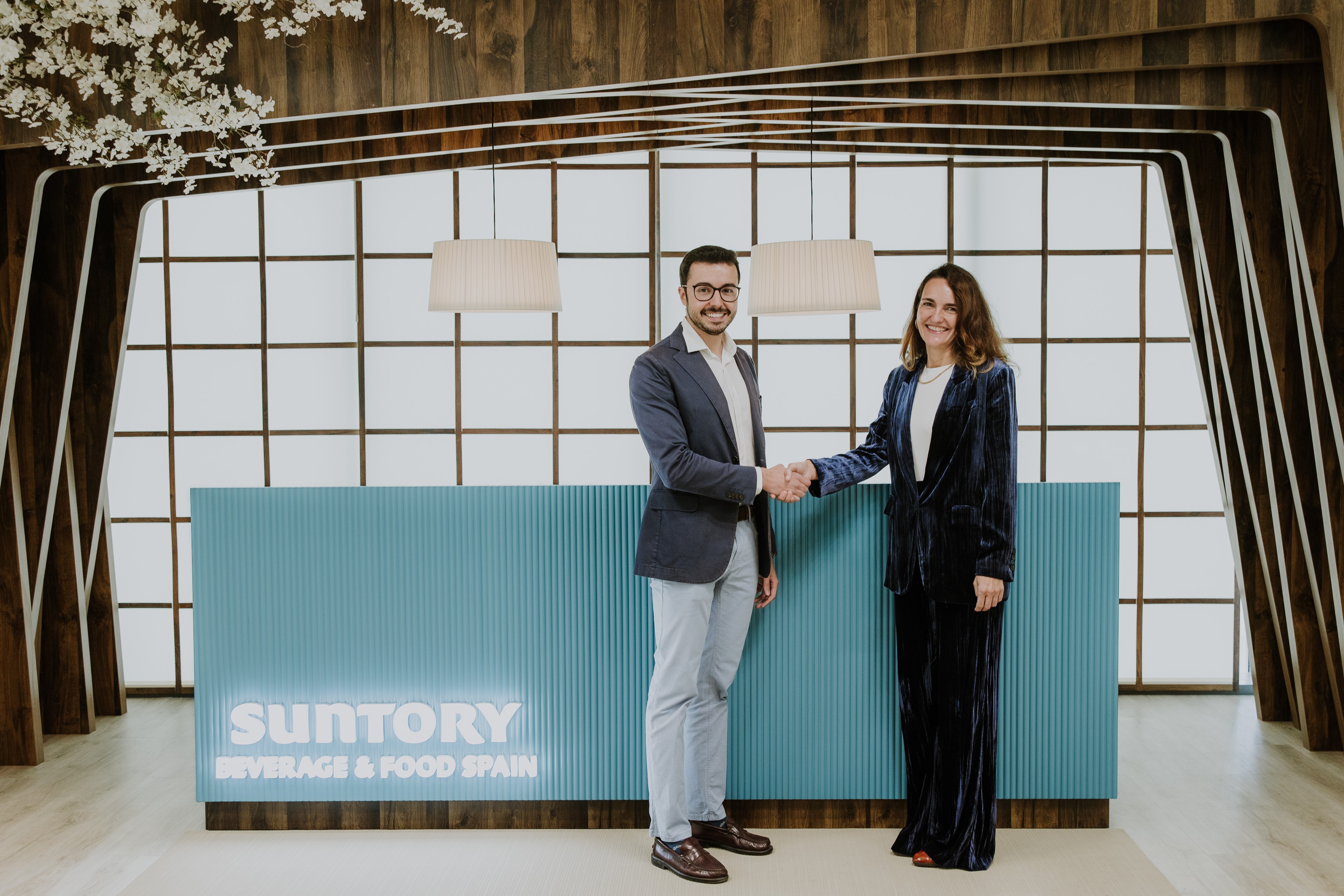 Suntory Beverage & Food Spain firma un acuerdo con el Ayuntamiento de Layos (Toledo) para reforestar casi dos hectáreas de terrenos municipales